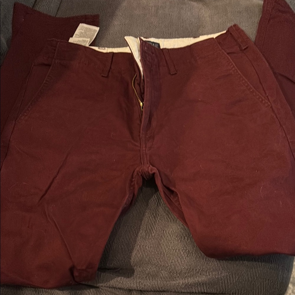 Levi’s Men's Maroon Chinos